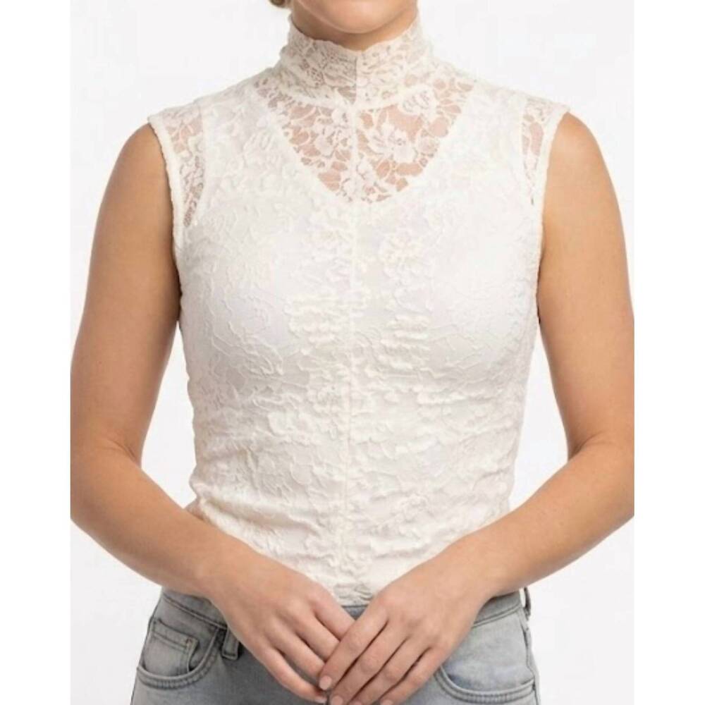 NEW MAC & ME lace mock neck top in white